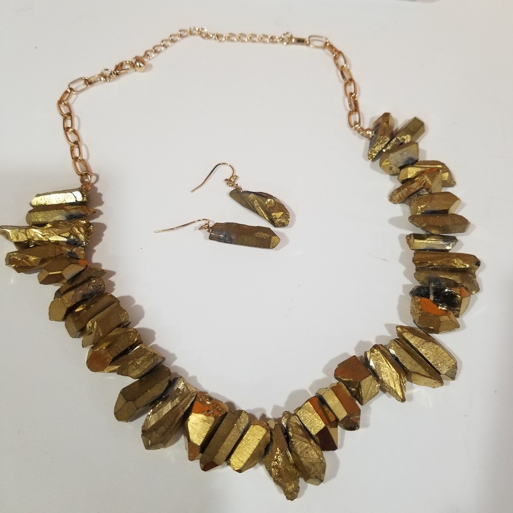 CRYSTAL SHARD NECKLACE & EARRINGS - Picture 3 of 3